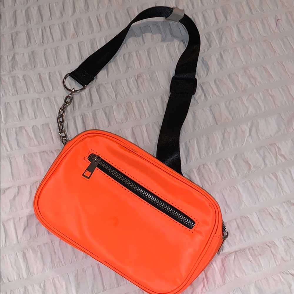 ORANGE CROSSBODY